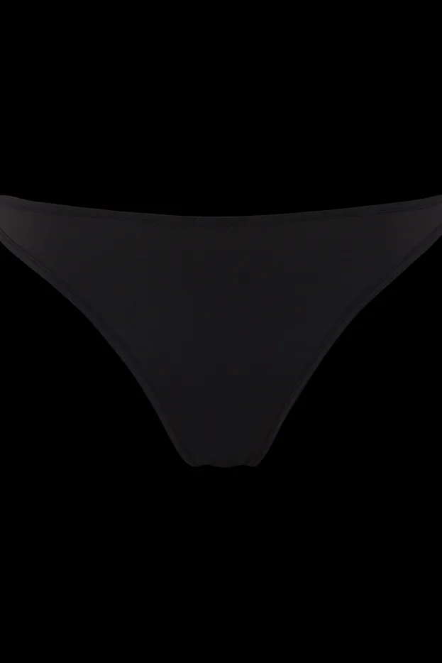 femme-fatale-2-cm-thong